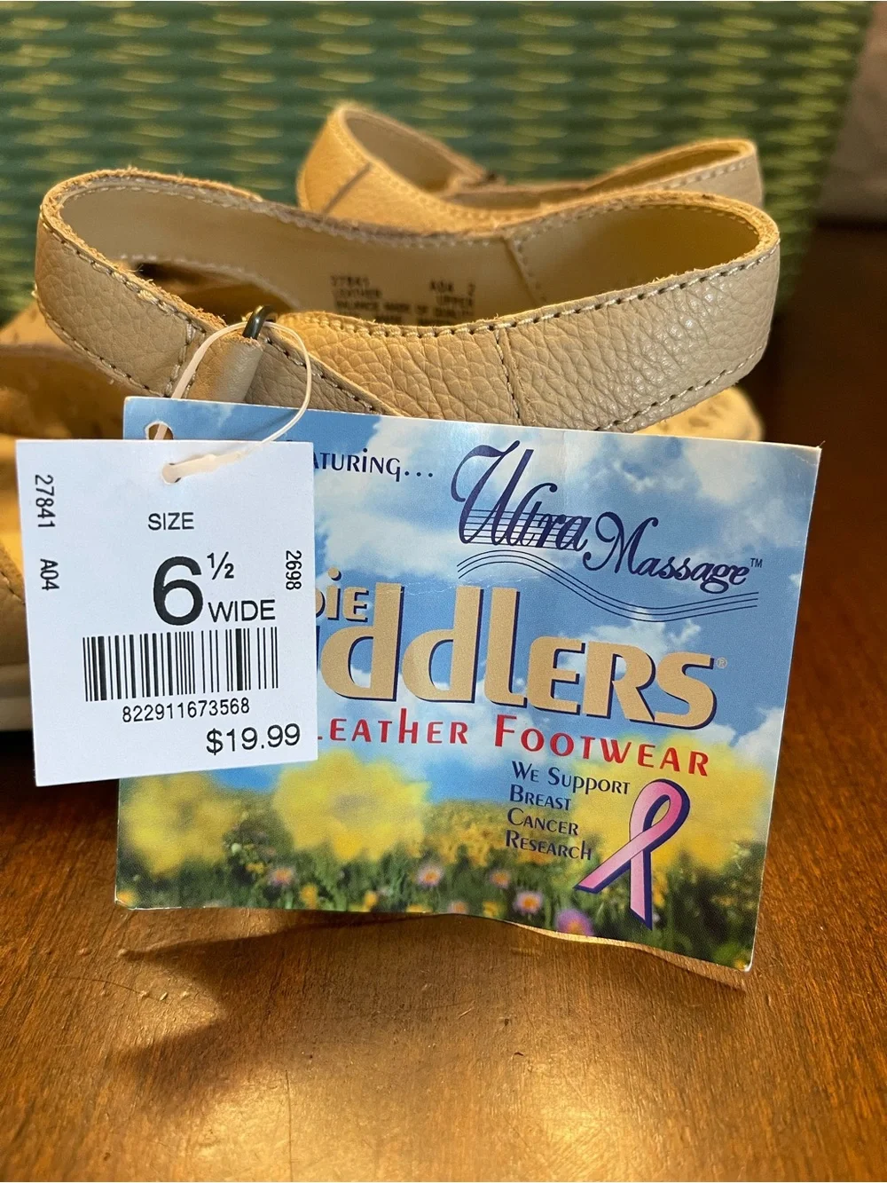 NWT Cobbler Cuddlers Beige Comfort Leather Sandals SZ 6.5 WIDE Tan